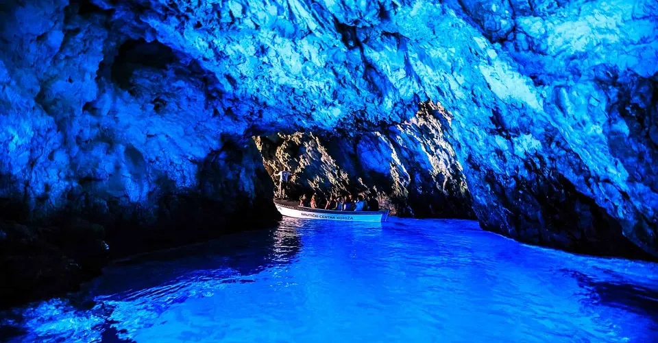 FULL DAY VIS & CAVES TOUR BY SPEEDBOAT