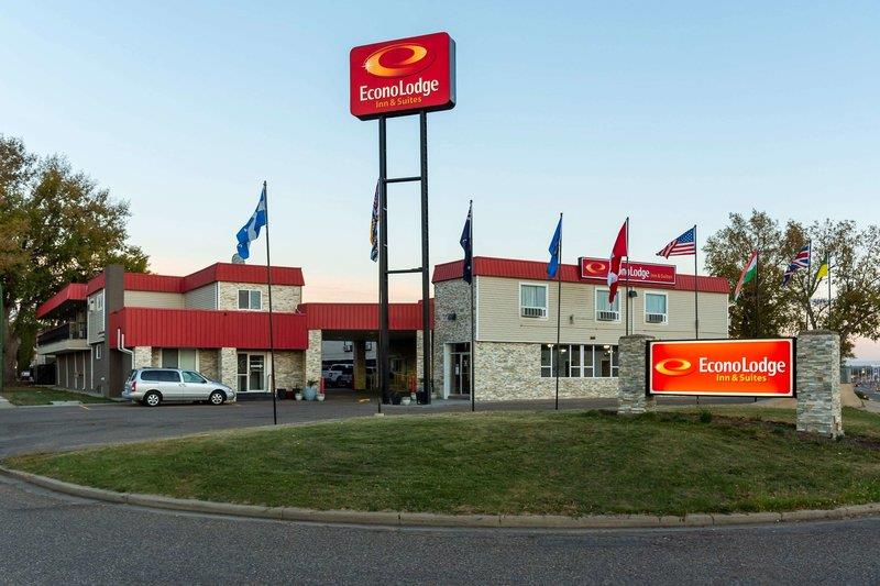 Econo Lodge Inn & Suites Medicine Hat