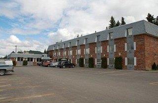 Twin Pine Inn & Suites