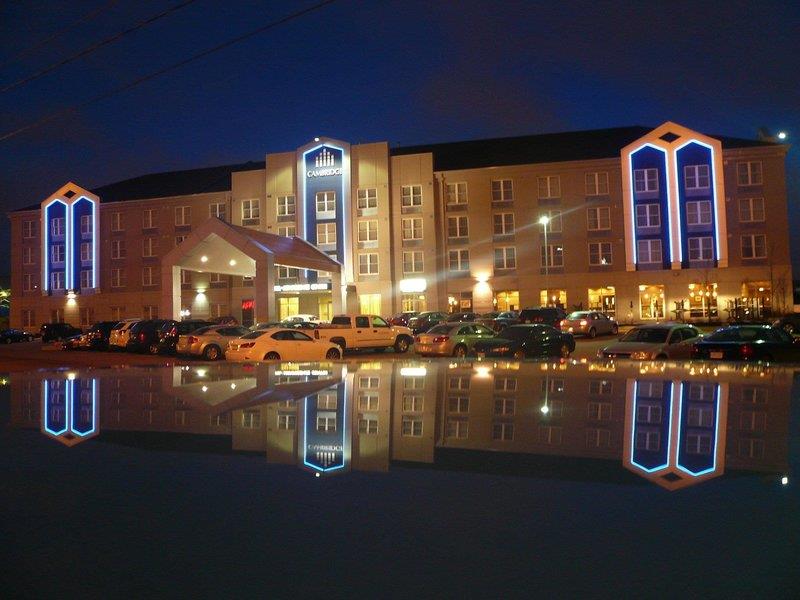 Cambridge Hotel And Conference Centre