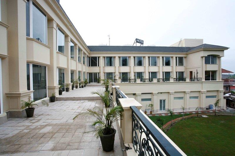 Ambrosia Sarovar Portico