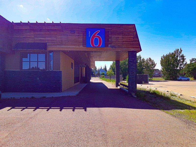Motel 6 Brooks