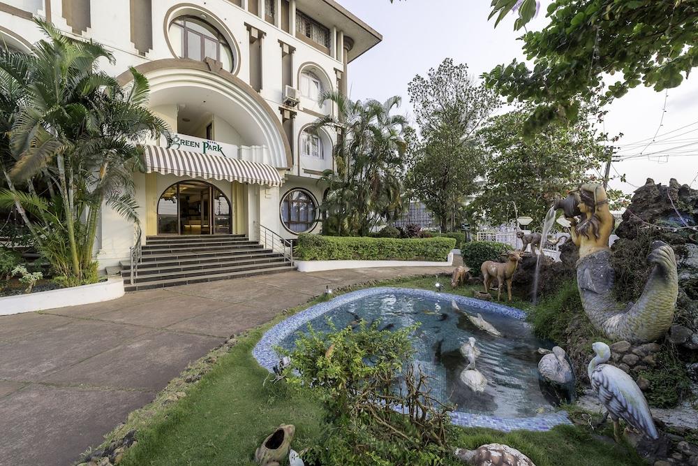 Treebo Trend Green Park