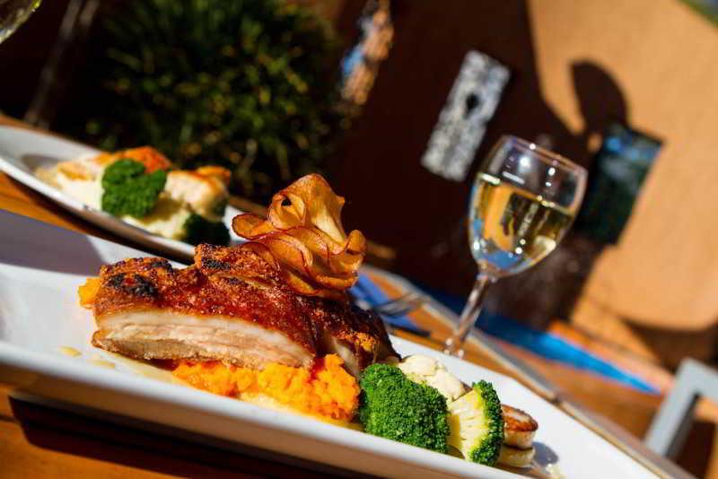 The View On Hannans Motel