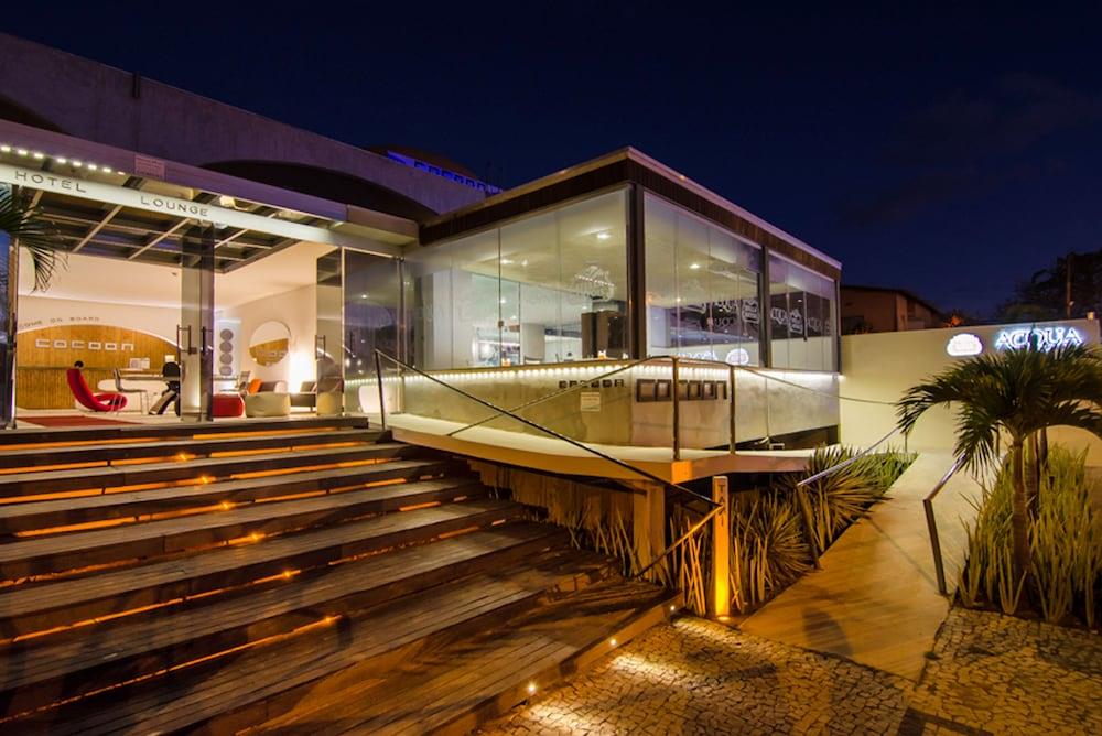 Cocoon Hotel & Lounge