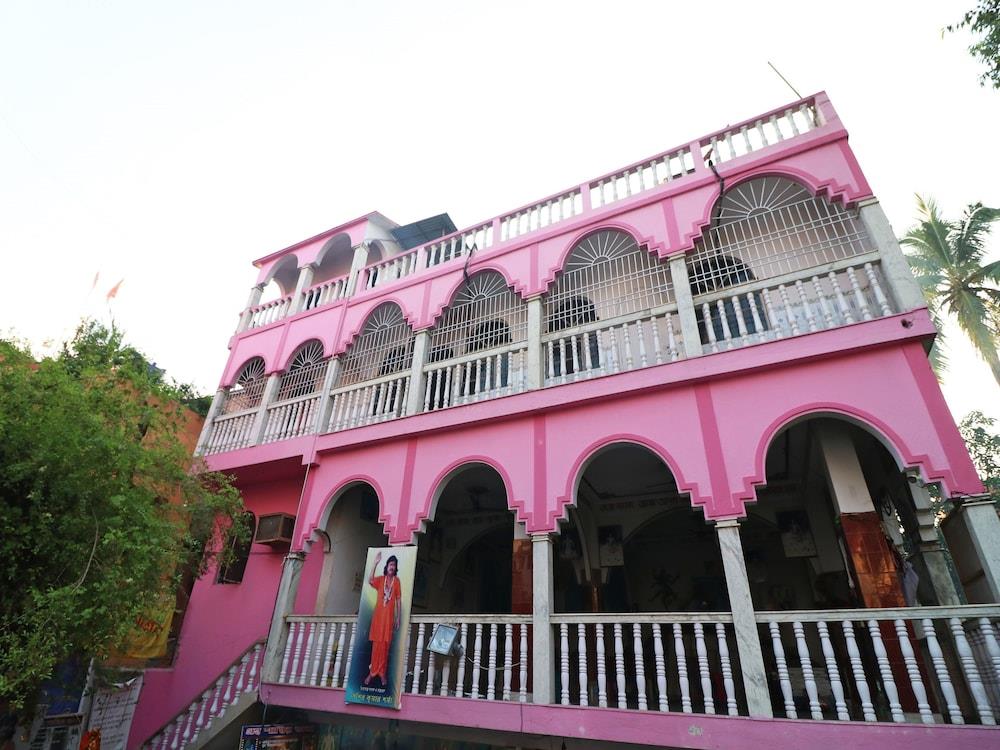 Oyo 16496 Trinayani Atithi Niwas