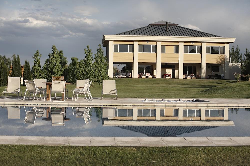 Estancia Mendoza Wine Hotel