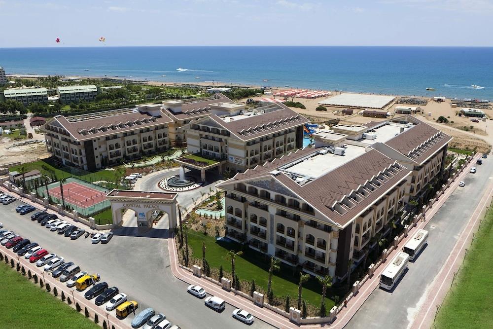 Spot On 67527 Surakkhit Lodge