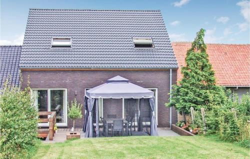 Four Bedroom Holiday Home Homsemstraat 83