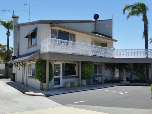 Foreshore Motel