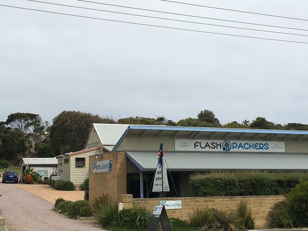 Port Campbell Guesthouse & Flash Packers