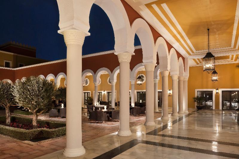 Palacio De Sancti Petri Gran Melia