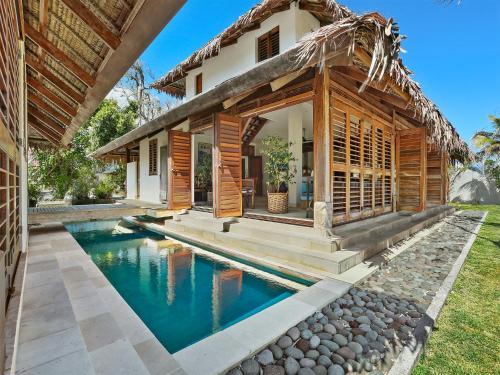 Sarangkita Beach Front Villa