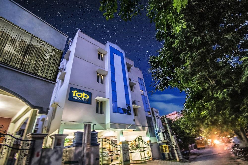 Fabhotel Aditya Yatri Nivas