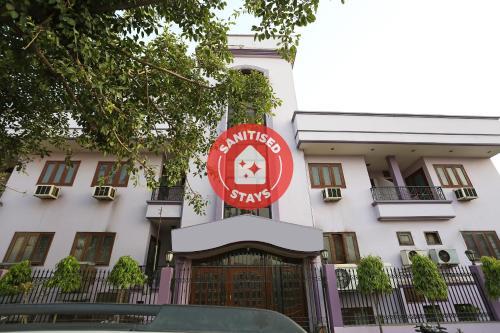 Oyo 15398 The Grand Avenue Hotel