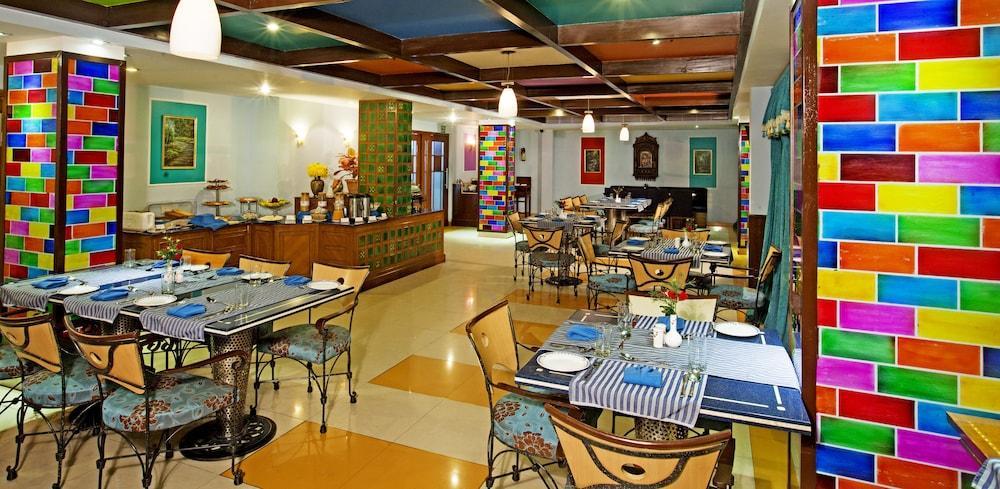 Country Inn & Suites