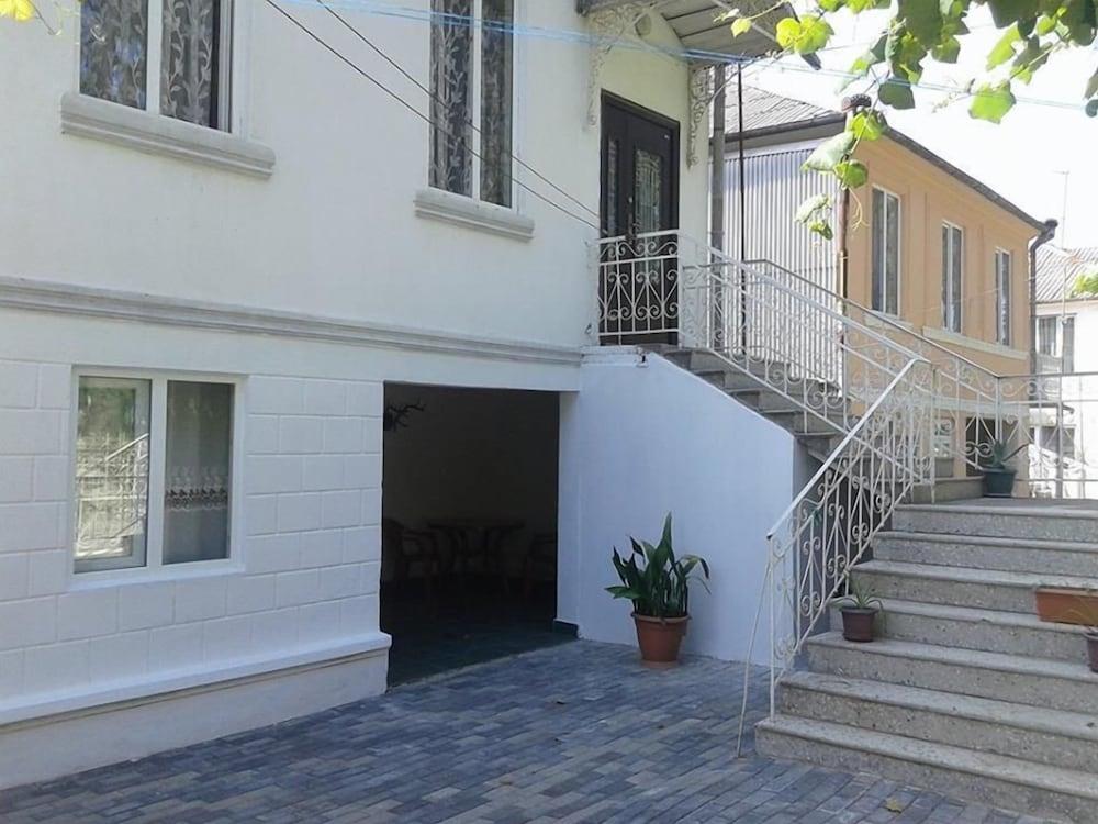 Dom V Gorode Kobuleti