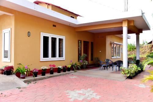 Holidayincoorg Orchid Villa