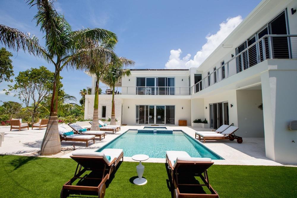 Amani & Kiangazi Suite