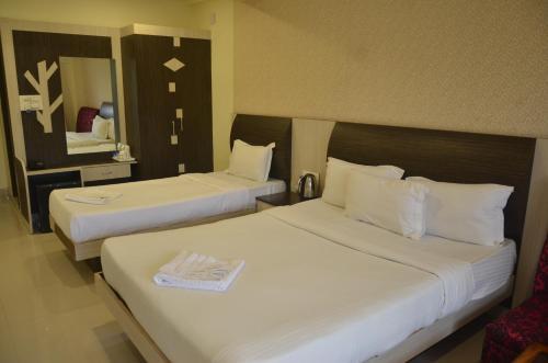 Hotel Debrani International