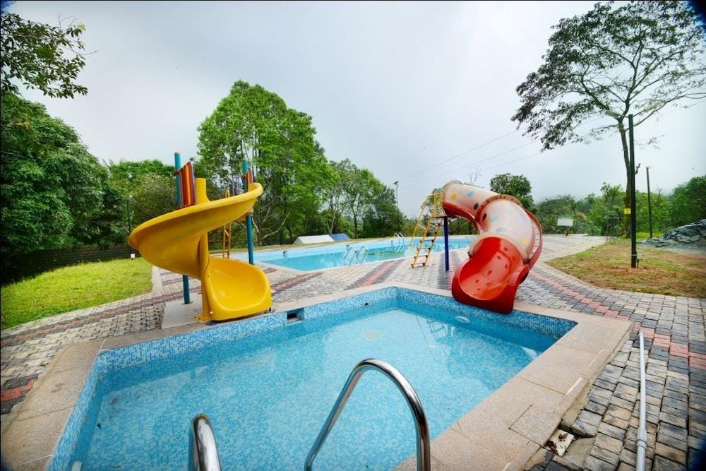 Green Berg Holiday Resorts