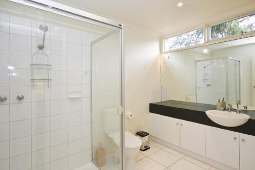 Torquay Retreats Eighteen Beach