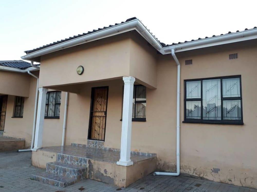 Esilulwini Country Lodge