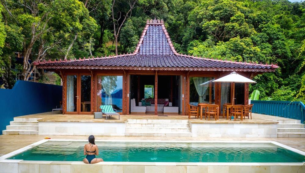 Karuna El Nido Villas