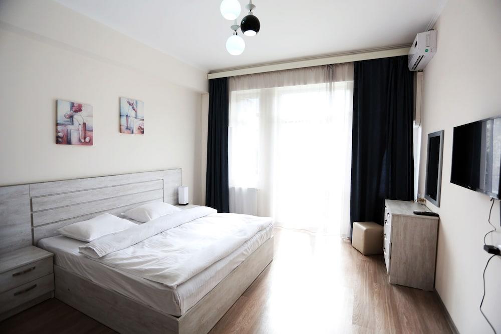 Falcon Apartments - Rustaveli