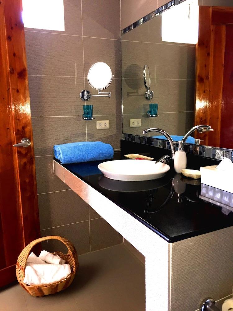 Anda Cove Beach Retreat