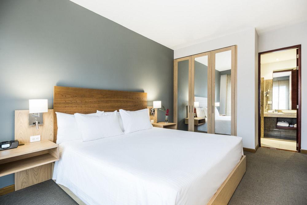 Cosmos 100 Executive