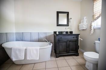 Georges Mountain Village