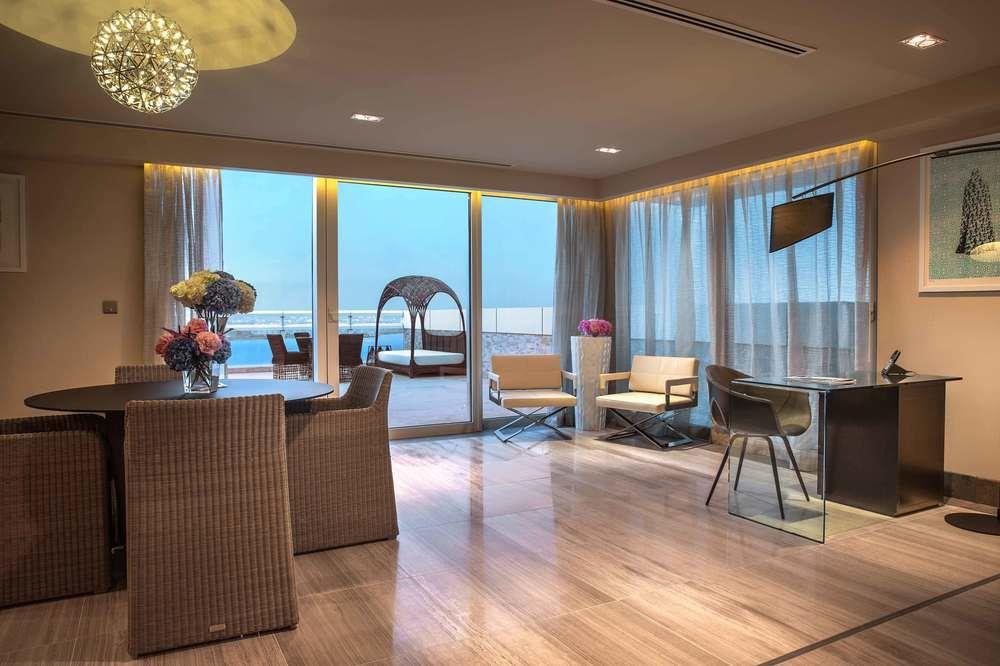 Art Rotana Amwaj Island