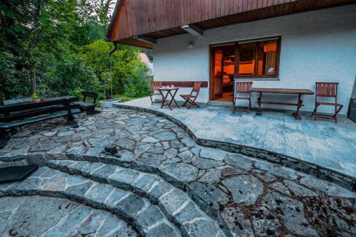 Dedkova Hisa Grandpa's House