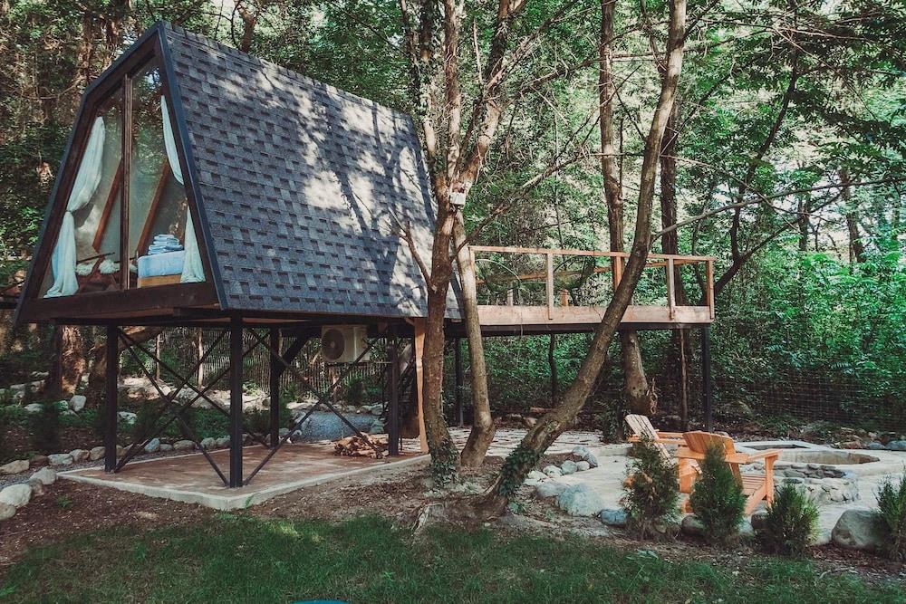 Duende Treehouses & Cocktails