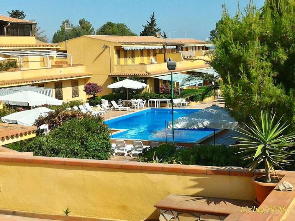 Studio In Costa Saracena - Castelluccio, With Wonderful Sea View, Pool Access, Furnished Balcony - 30 M From The Beach
