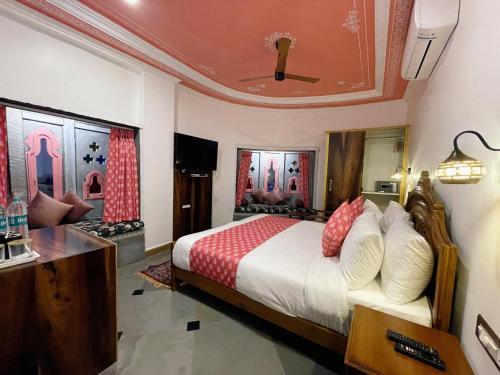 Aaj Haveli - Lake Facing Boutique Hotel By Levelup Hotels