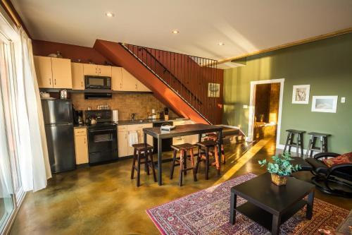 Crooked Tree Guest Suites