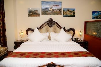 The Palace Suites Hotel