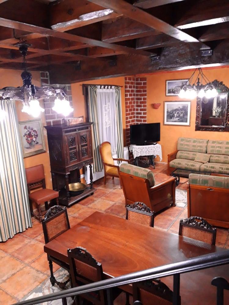 House With 3 Bedrooms In Ivanrey, With Wonderful Mountain View And Enclosed Garden