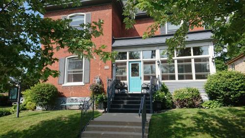 Colborne Bed And Breakfast