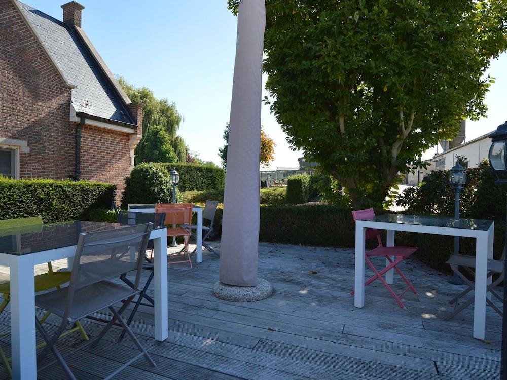 Comfortably Furnished Holiday Home With Swimming Pool, Jacuzzi And Sauna On A Farm