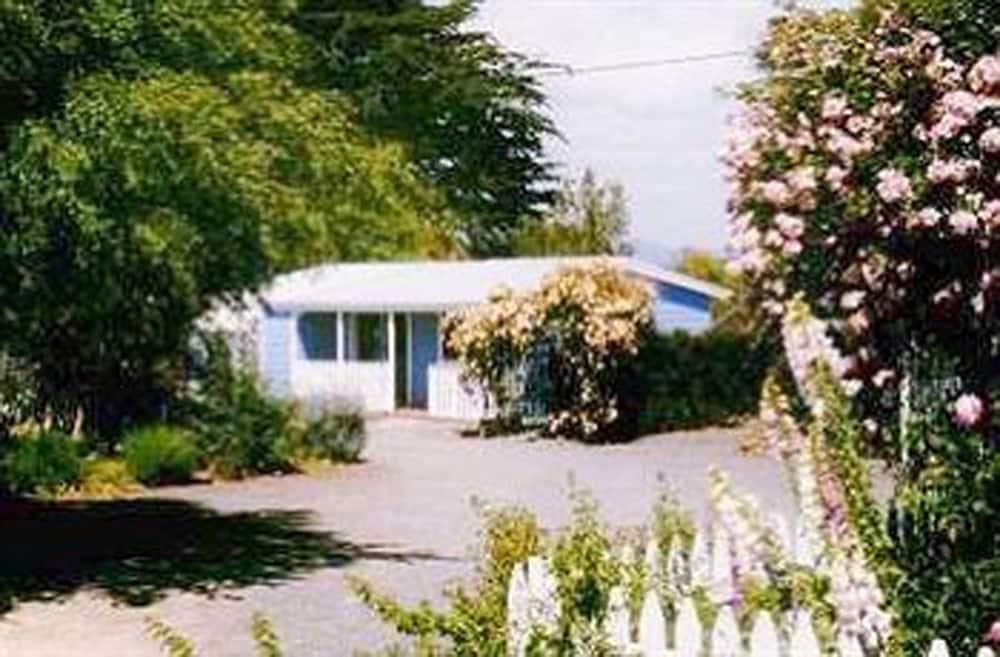 Boat Harbour Garden Cottages