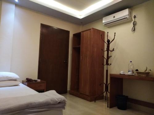 Bottomhill Palace Hotel