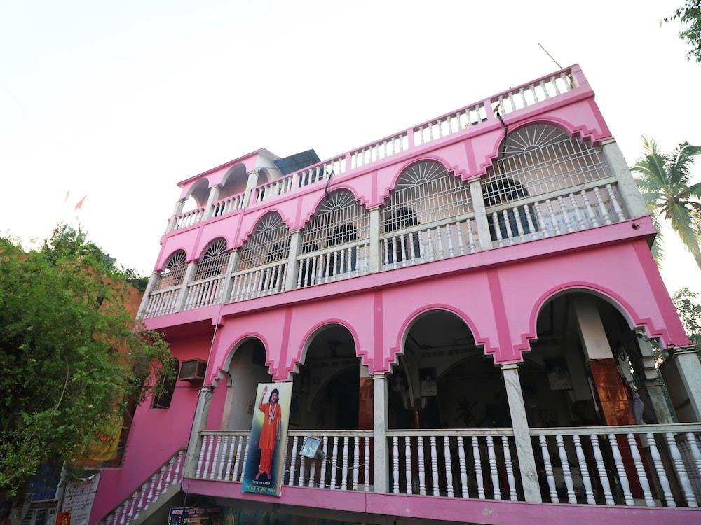 Oyo 16609 Trinayani Guest House