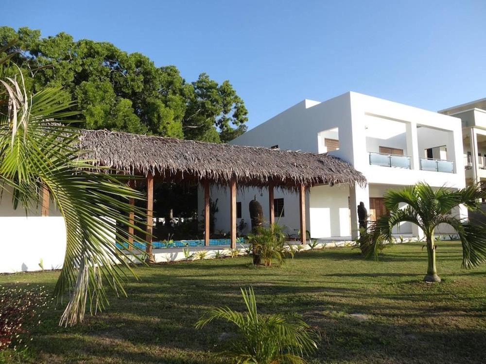 Paradise Point Escape