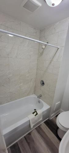 North Shore Wayside Inn