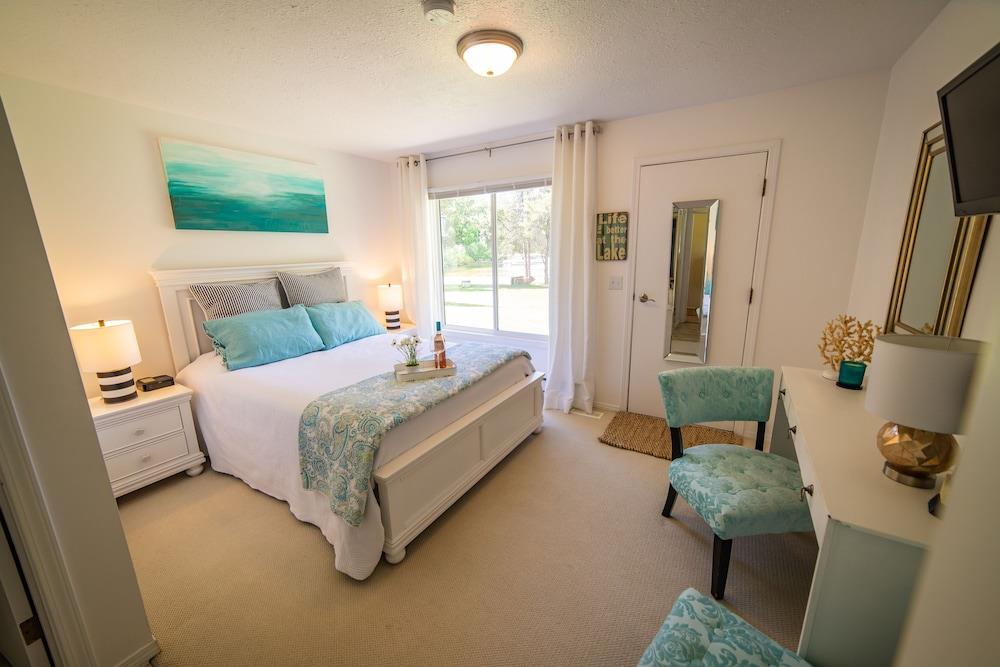 Lakeshore Boutique Inn