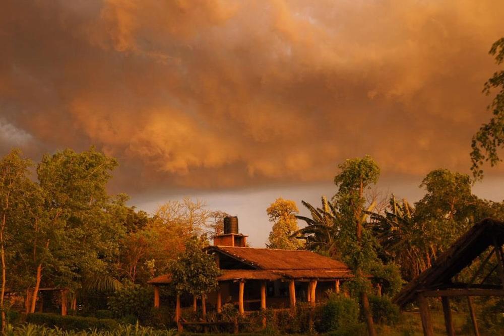 Bardia Jungle Resort