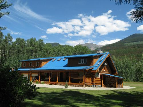 Cougar Mountain Lodge